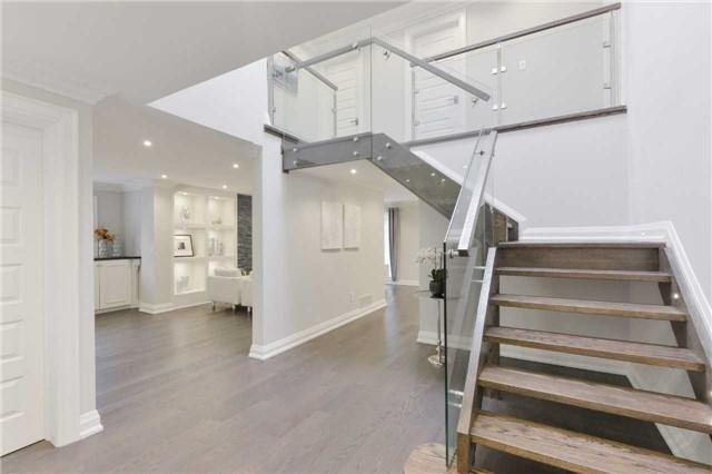 4 Hart St, House detached with 4 bedrooms, 5 bathrooms and 4 parking in Richmond Hill ON | Image 2