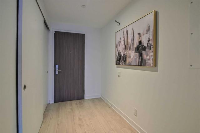 3106 - 185 Roehampton Ave, Condo with 1 bedrooms, 1 bathrooms and 1 parking in Toronto ON | Image 2