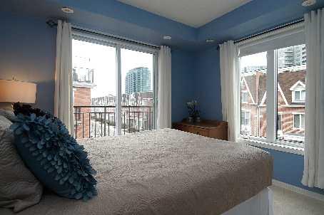 709c - 10 Laidlaw St, Townhouse with 1 bedrooms, 1 bathrooms and 1 parking in Toronto ON | Image 6