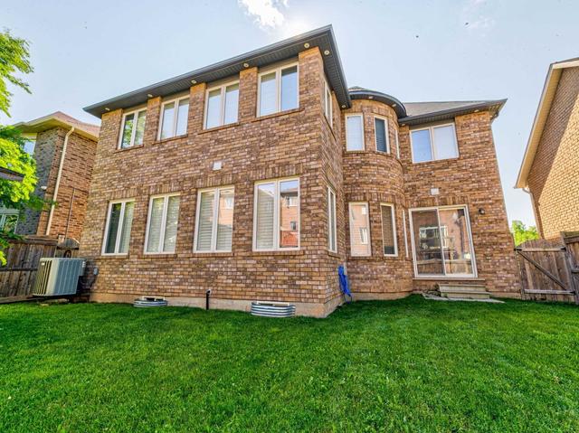 413 Coombs Crt, House detached with 4 bedrooms, 4 bathrooms and 4 parking in Milton ON | Image 26