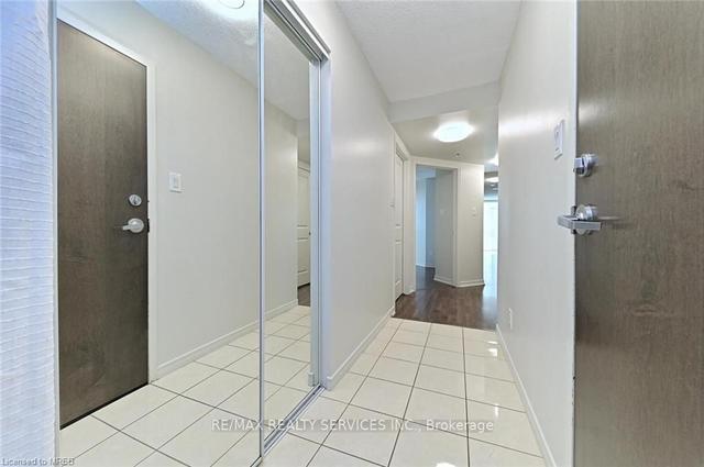 2201 - 9 George St, Condo with 2 bedrooms, 1 bathrooms and 1 parking in Brampton ON | Image 36
