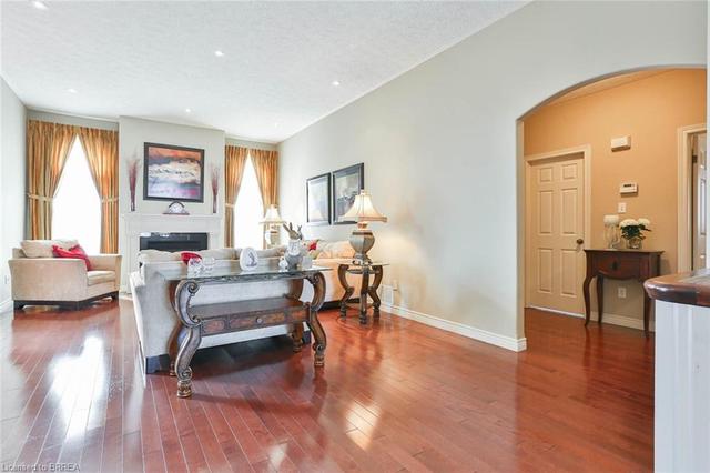 24 Zavarella Court, House detached with 2 bedrooms, 2 bathrooms and 6 parking in Brant ON | Image 15