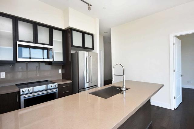 lph7 - 4011 Brickstone Mews, Condo with 2 bedrooms, 2 bathrooms and 1 parking in Mississauga ON | Image 2