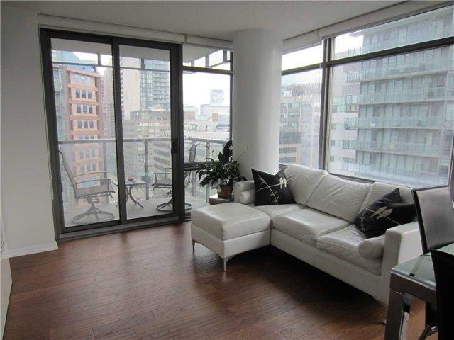 1002 - 37 Grosvenor St, Condo with 1 bedrooms, 1 bathrooms and 1 parking in Toronto ON | Image 3