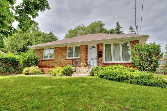 14 Courton Dr, House detached with 3 bedrooms, 2 bathrooms and 3 parking in Toronto ON | Image 1