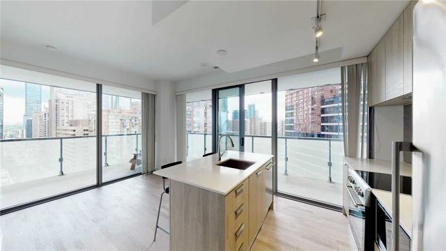 1710 - 57 St Joseph St, Condo with 1 bedrooms, 1 bathrooms and 0 parking in Toronto ON | Image 11