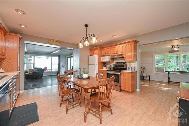 36 R3 Road, House detached with 4 bedrooms, 2 bathrooms and 4 parking in Rideau Lakes ON | Image 11