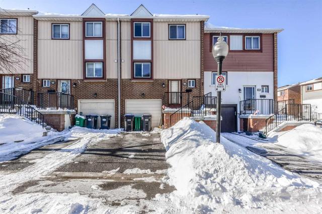 20 Moregate Cres, Townhouse with 3 bedrooms, 2 bathrooms and 1 parking in Brampton ON | Image 1