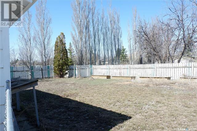 708 Leeville Drive, House detached with 2 bedrooms, 2 bathrooms and null parking in Assiniboia SK | Image 25