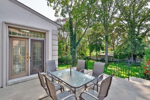 17 Paddock Crt, House detached with 5 bedrooms, 9 bathrooms and 10 parking in Toronto ON | Image 30