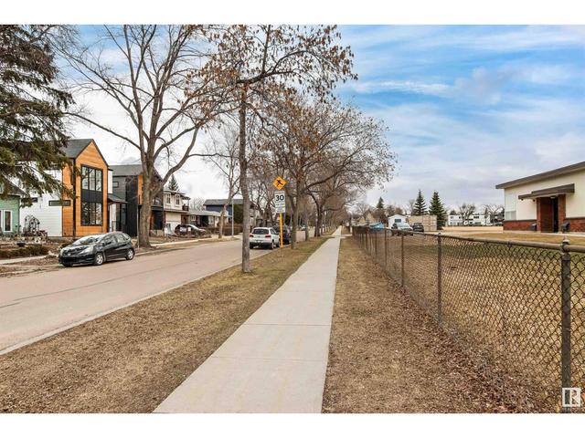 8550 79 Av Nw, House detached with 3 bedrooms, 2 bathrooms and 2 parking in Edmonton AB | Image 45