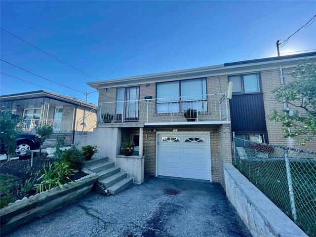 131 Duncanwoods Dr, House semidetached with 3 bedrooms, 2 bathrooms and 3 parking in Toronto ON | Image 12