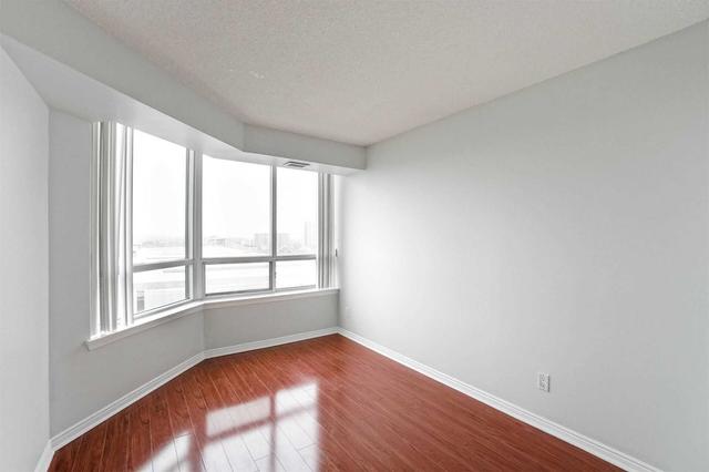 1213 - 135 Hillcrest Ave, Condo with 2 bedrooms, 2 bathrooms and 1 parking in Mississauga ON | Image 13
