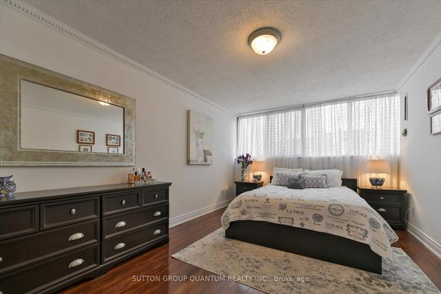 1006 - 11 Wincott Dr, Condo with 3 bedrooms, 2 bathrooms and 2 parking in Toronto ON | Image 10