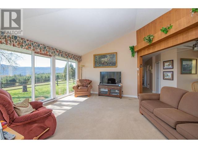 6197 Line 17 Road, House detached with 3 bedrooms, 2 bathrooms and 20 parking in Columbia Shuswap F BC | Image 22