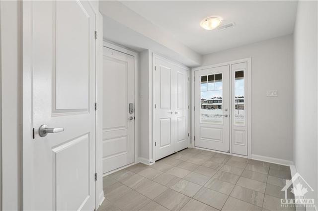 306 Shepperton Street, Townhouse with 2 bedrooms, 3 bathrooms and 3 parking in Ottawa ON | Image 3