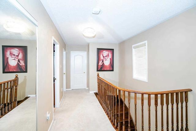 79 Crystalview Cres, House semidetached with 3 bedrooms, 3 bathrooms and 3 parking in Brampton ON | Image 5