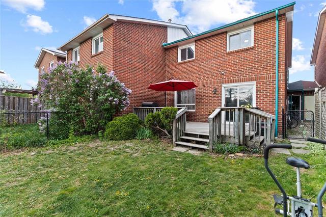46 Whitehaven Dr, House attached with 3 bedrooms, 3 bathrooms and 2 parking in Brampton ON | Image 15