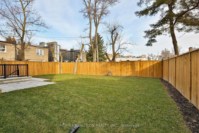 120 Frontenac Ave, House detached with 4 bedrooms, 6 bathrooms and 6 parking in Toronto ON | Image 30
