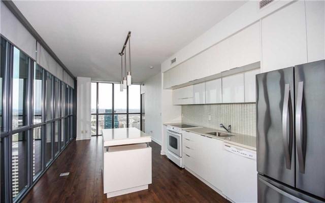 3906 - 110 Charles St E, Condo with 2 bedrooms, 2 bathrooms and 1 parking in Toronto ON | Image 1