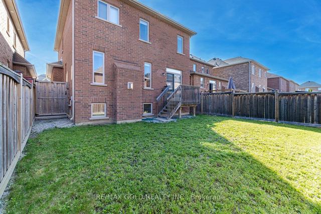 135 George Robinson Dr, House detached with 3 bedrooms, 4 bathrooms and 6 parking in Brampton ON | Image 29
