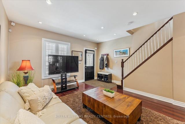 481 Jones Ave, House detached with 3 bedrooms, 3 bathrooms and 2 parking in Toronto ON | Image 7