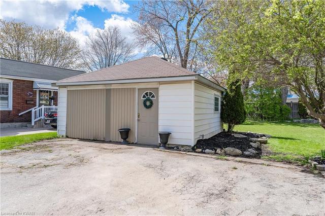 20 Whyte Avenue, House detached with 3 bedrooms, 2 bathrooms and 8 parking in Stratford ON | Image 46