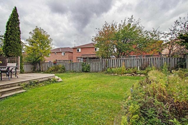 29 Coe Dr, House detached with 3 bedrooms, 3 bathrooms and 4 parking in Ajax ON | Image 18