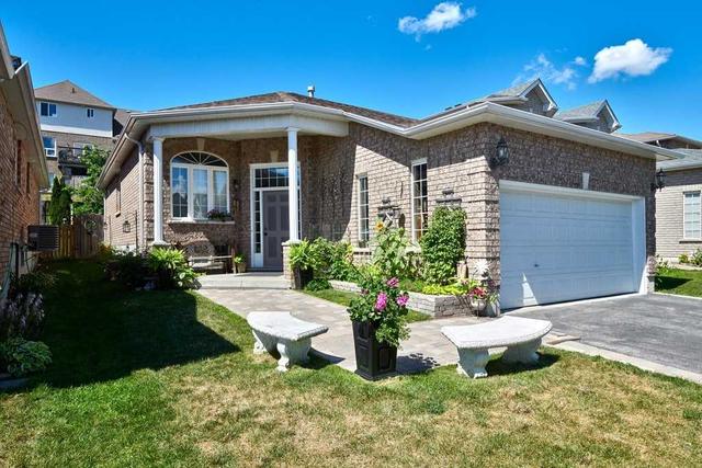 34 Bird St, House detached with 3 bedrooms, 3 bathrooms and 4 parking in Barrie ON | Image 1