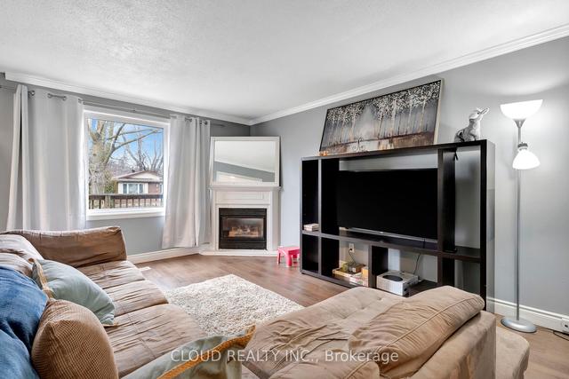 7 Hillside Dr, House detached with 2 bedrooms, 2 bathrooms and 5 parking in Kitchener ON | Image 16