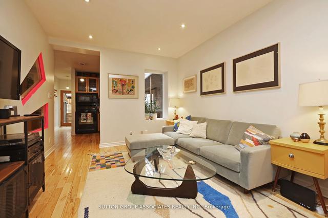 27 Heintzman St, House attached with 3 bedrooms, 3 bathrooms and 1 parking in Toronto ON | Image 2