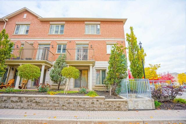 35 Galleria Pkwy, House attached with 4 bedrooms, 3 bathrooms and 1 parking in Markham ON | Image 12