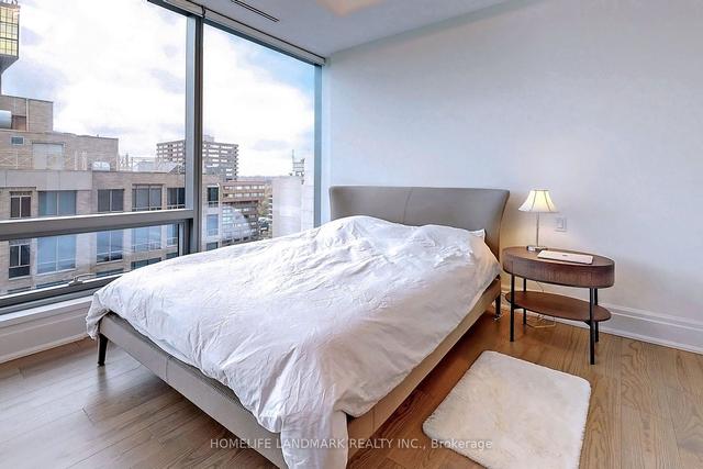 1401 - 55 Scollard St, Condo with 2 bedrooms, 3 bathrooms and 1 parking in Toronto ON | Image 6