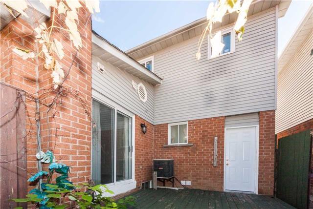 08 Santa Anita Crt, House detached with 3 bedrooms, 3 bathrooms and 4 parking in Brampton ON | Image 3