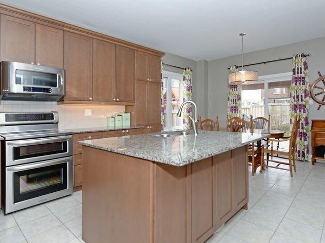91 Kings Cres, House detached with 4 bedrooms, 3 bathrooms and 2 parking in Ajax ON | Image 3