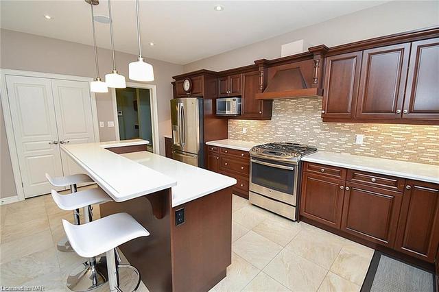 624 Brian Street, House detached with 5 bedrooms, 3 bathrooms and 6 parking in Fort Erie ON | Image 18