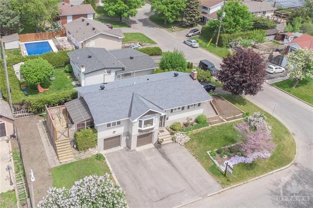 1819 Arizona Avenue, House detached with 4 bedrooms, 3 bathrooms and 5 parking in Ottawa ON | Image 3