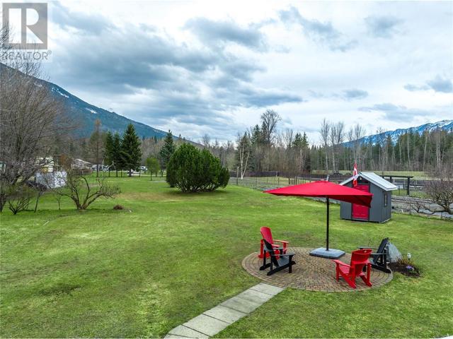 704 Moss Street, House detached with 5 bedrooms, 3 bathrooms and 6 parking in Revelstoke BC | Image 56