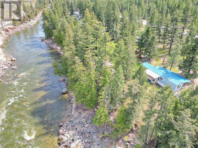 2446 Hwy 3, House other with 2 bedrooms, 2 bathrooms and null parking in Central Kootenay B BC | Image 27