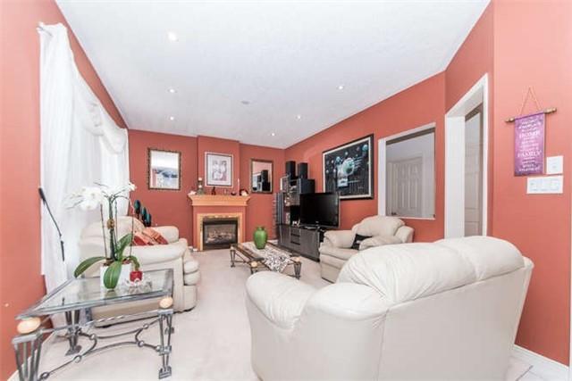 207 Niagara Dr, House detached with 4 bedrooms, 3 bathrooms and 4 parking in Oshawa ON | Image 9