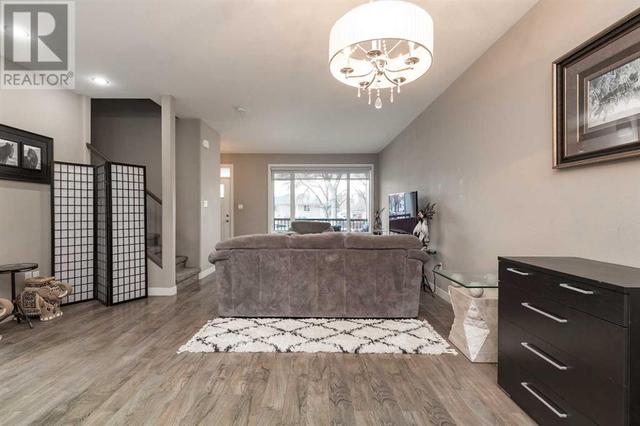 833 17 Street S, Home with 6 bedrooms, 4 bathrooms and 4 parking in Lethbridge AB | Image 13