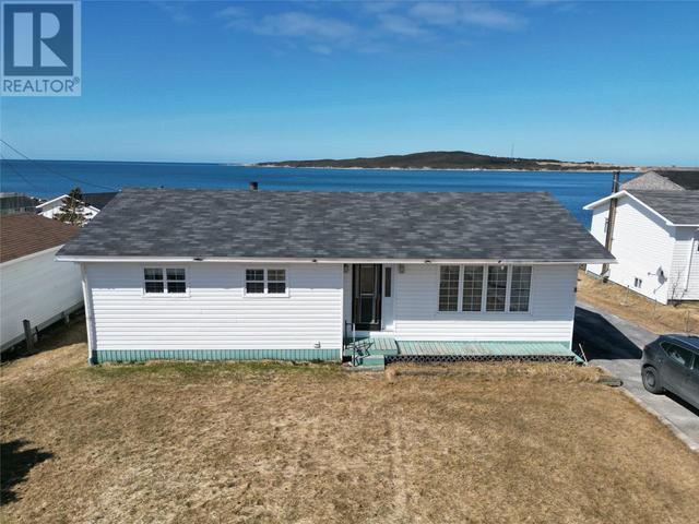 8 Grades Avenue, House detached with 3 bedrooms, 1 bathrooms and null parking in Cow Head NL | Image 2