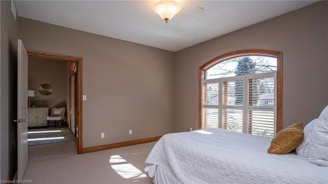 2092 Clarence Street, House detached with 4 bedrooms, 3 bathrooms and null parking in Sarnia ON | Image 24