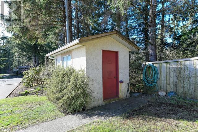 501 Arbutus Bay Rd, House detached with 3 bedrooms, 3 bathrooms and 10 parking in Comox Valley A BC | Image 81