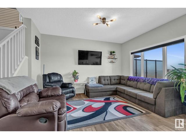 12135 177 Av Nw, House detached with 3 bedrooms, 2 bathrooms and null parking in Edmonton AB | Image 2