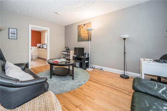 52 Avondale Avenue S, House semidetached with 2 bedrooms, 2 bathrooms and 1 parking in Waterloo ON | Image 3