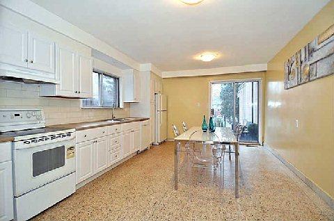 2127 Dufferin St, House semidetached with 3 bedrooms, 2 bathrooms and 1 parking in Toronto ON | Image 2