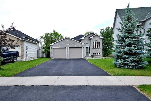 104 Mainprize Cres, House detached with 2 bedrooms, 2 bathrooms and 6 parking in East Gwillimbury ON | Image 2