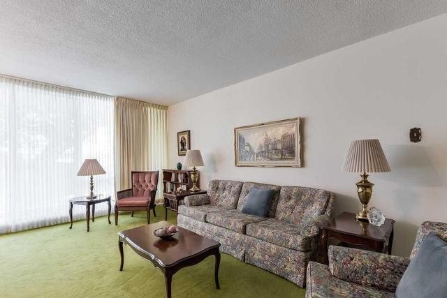 111 - 30 Sunrise Ave, Condo with 4 bedrooms, 2 bathrooms and 1 parking in Toronto ON | Image 4