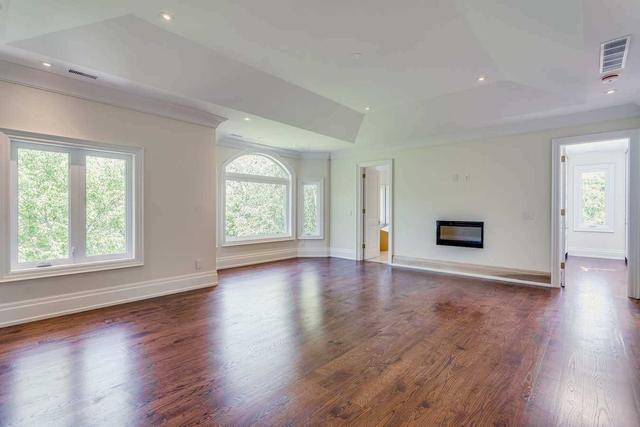 19 Ashgrove Pl, House detached with 5 bedrooms, 7 bathrooms and 6 parking in Toronto ON | Image 4